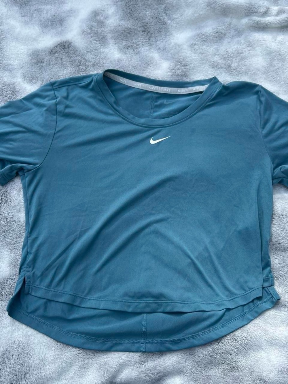 Nike Blue Women’s Cropped Workout Shirt